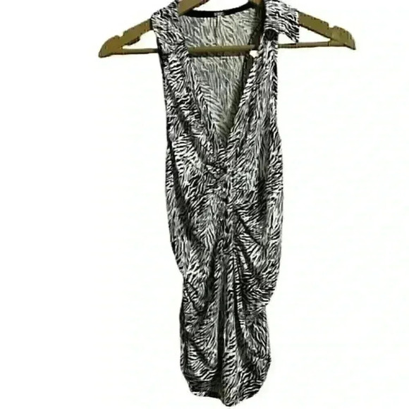 Free People Coco Tank L Black/White Zebra Striped Sleeveless Collared V-Neck NWT - Picture 2 of 8